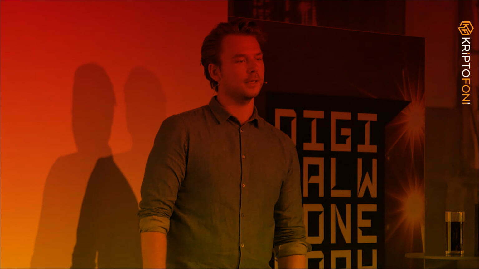 Michaël van de Poppe, kendi takibinde olan ve ilerleyen zamanlarda