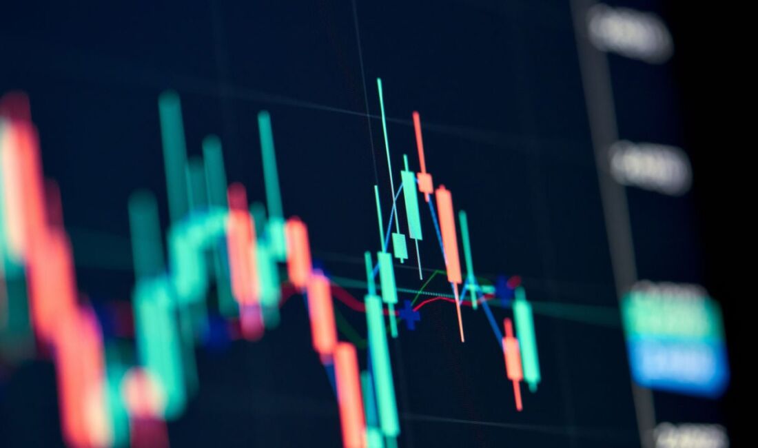 Tekli Mum Çubuğu Formasyonları Nedir, Nasıl Kullanılır? 8 Başlıkta Tekli Mum Çubuğu Formasyonları Tekli Japon mum çubuğu formasyonları, piyasa trendlerini ve olası dönüşleri