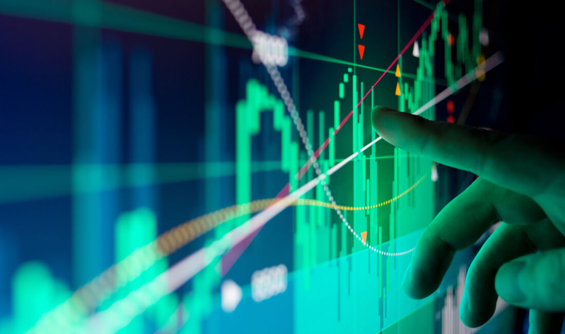 Bitcoin rekor kırarken altcoin'ler aynı başarıyı yakalayamadı, ancak Coinbase'in listelemesi