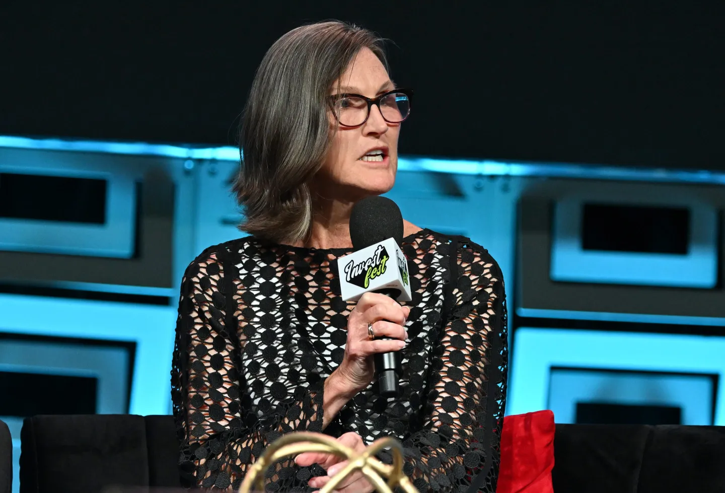 ARK Invest CEO’su Cathie Wood Trump Coin’e yatırım yapmayacağını açıkladı.