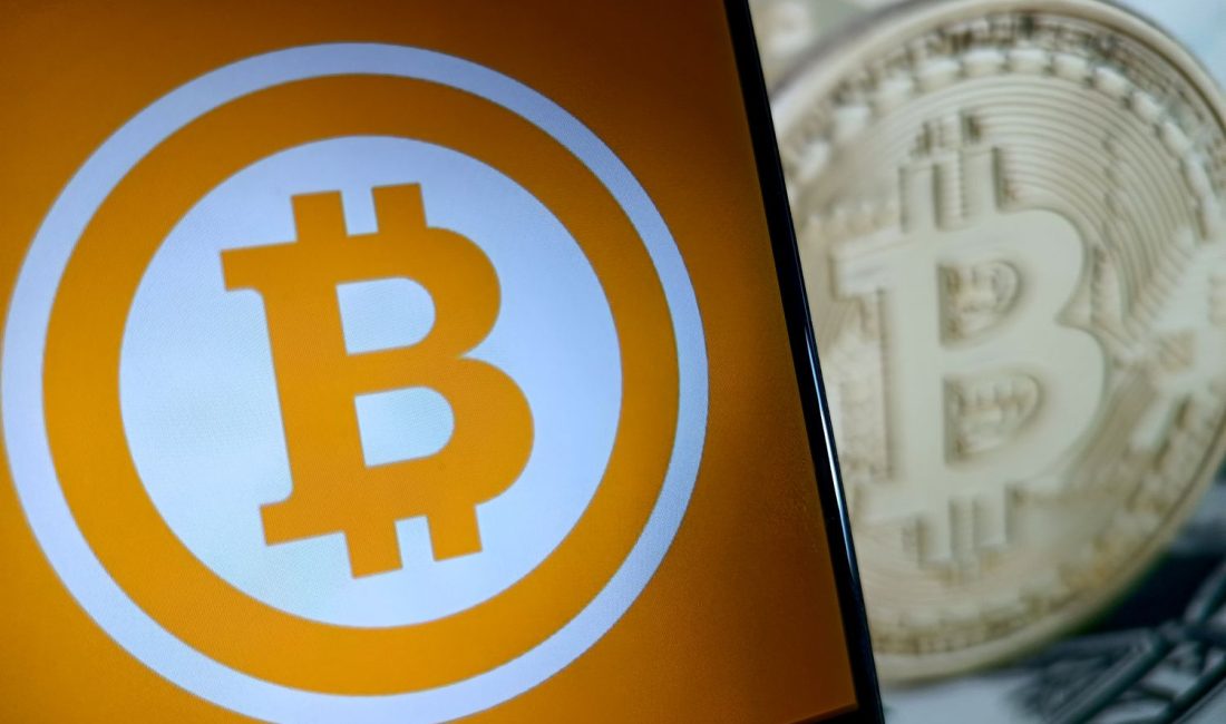 Bitcoin Yeniden Düşüşte! Uzun Vadeli Yatırımcılar Bırakıyor mu? Bitcoin haftanın başında ulaştığı 87 bin dolar seviyesinden sonra yeniden