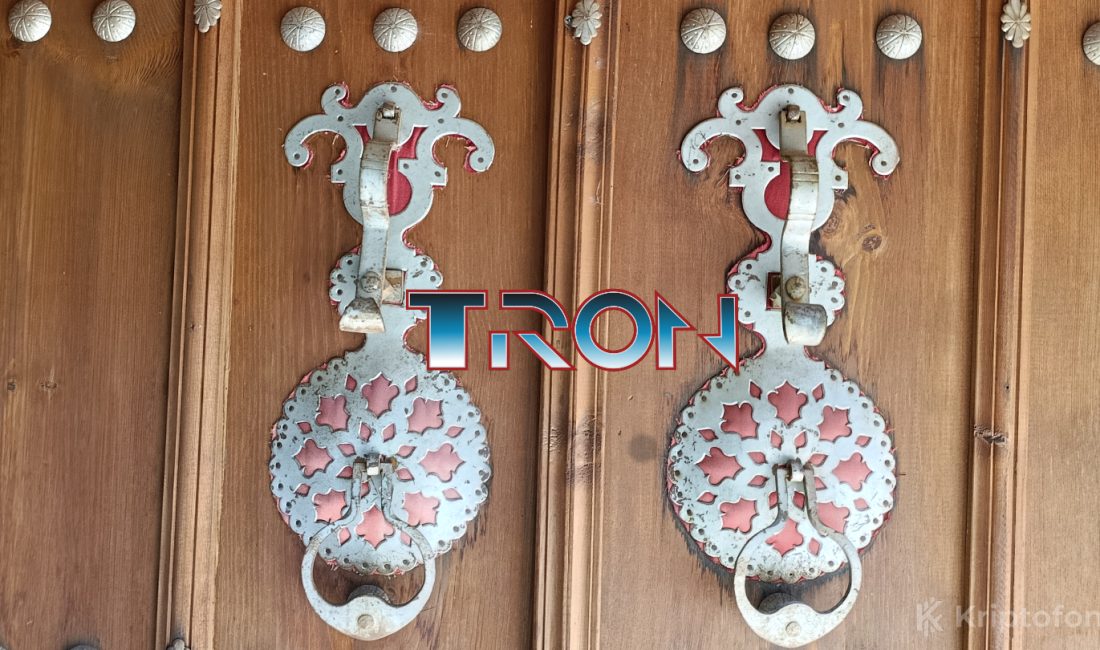 Justin Sun ve Tron’dan Piyasayı Sarsacak Hamle: SEC’e 1 Milyar Dolarlık Başvuru Yaptılar Justin Sun'ın şirketi Tron SEC'e 1 milyar dolarlık karma raf