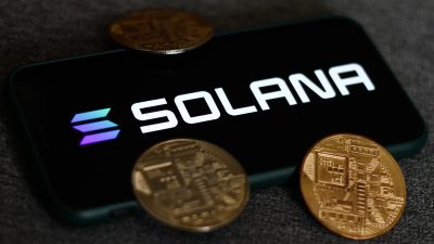 Solana 1000 Dolar Olur Mu? SOL Alternatifi Coinlere Büyük Geçiş Var Solana 1000 dolar olur mu? Solana ağındaki yeni kullanıcı sayısındaki